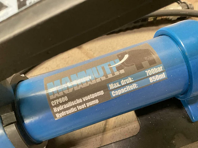 Mammuth cfp800 hydraulische voetpomp - afbeelding 5 van  5