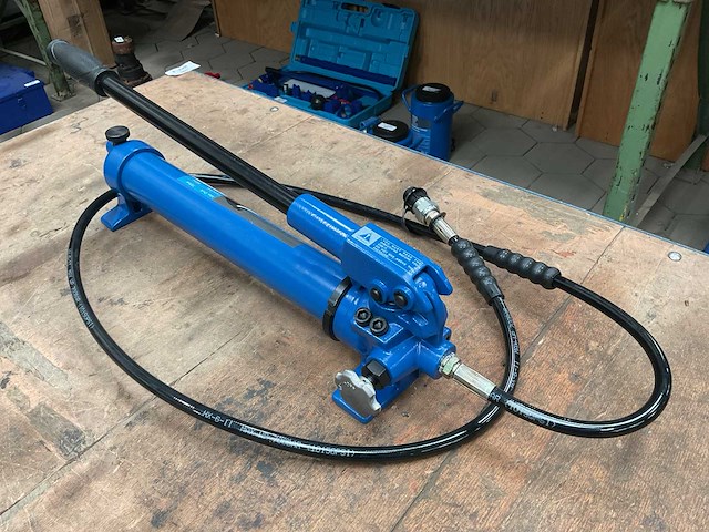 Mammuth cp700 hydraulische handpomp - afbeelding 4 van  5