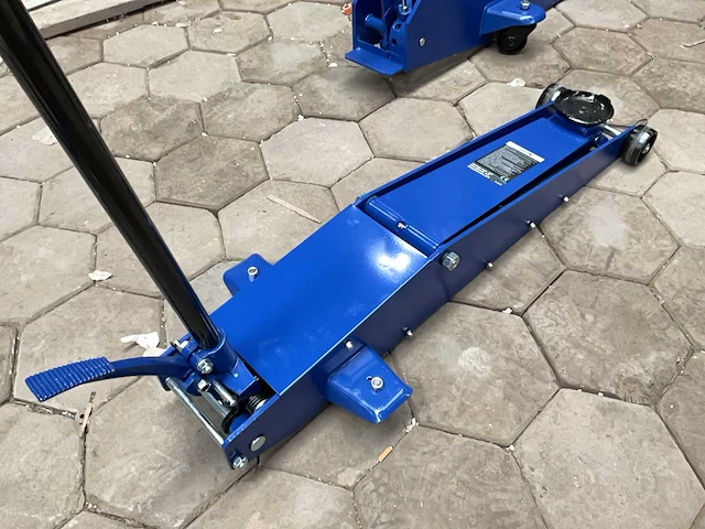 Mammuth fj02h garagekrik - afbeelding 1 van  4