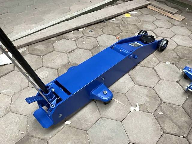 Mammuth fj10h garagekrik - afbeelding 1 van  4