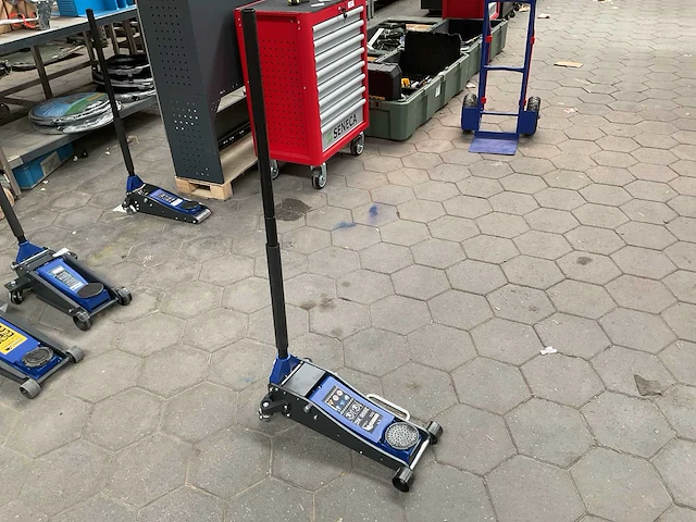 Mammuth fj25as garagekrik - afbeelding 1 van  4