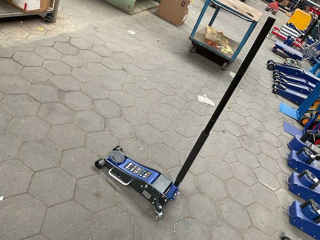 Mammuth fj25as garagekrik - afbeelding 2 van  4