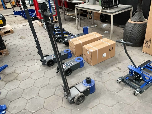 Mammuth garagekrik - afbeelding 1 van  4