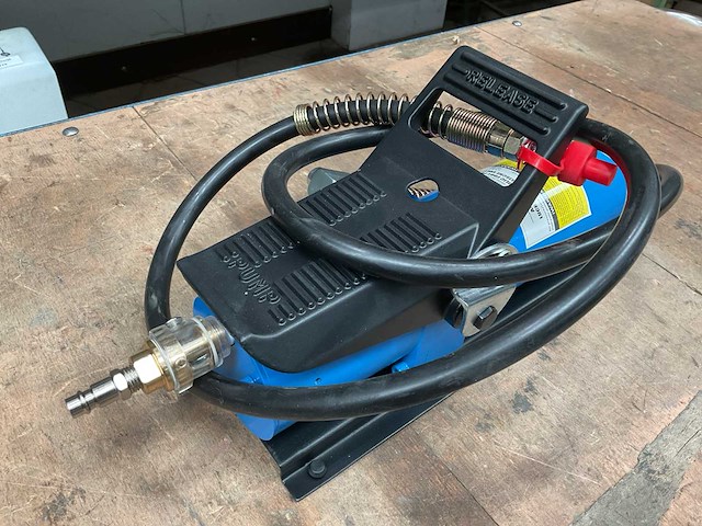 Mammuth luchthydraulische voetpomp - afbeelding 3 van  5