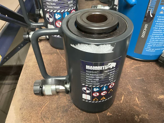 Mammuth mhc2050 hydraulische cylinder - afbeelding 1 van  3