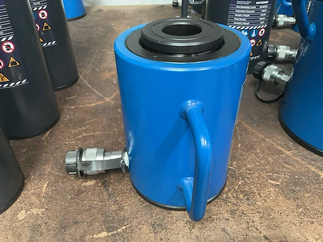 Mammuth mhc3050 hydraulische cylinder - afbeelding 1 van  3