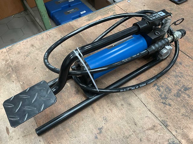 Mammuth tfp800 hydraulische voetpomp - afbeelding 3 van  5