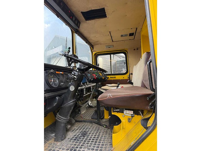 Man - 14-440 - brandweerwagen - afbeelding 28 van  43