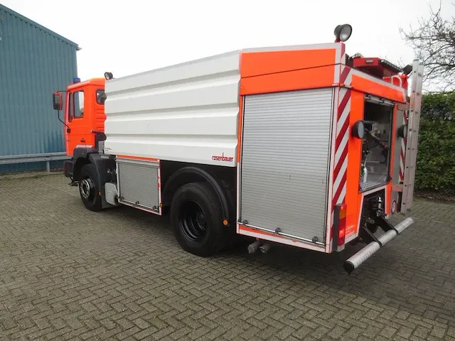 Man - 19.364 - brandweerwagen - afbeelding 2 van  26