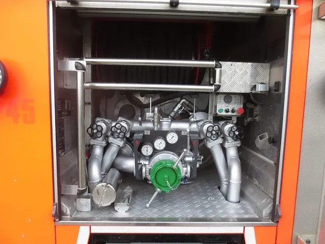 Man - 19.364 - brandweerwagen - afbeelding 5 van  26