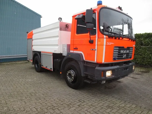 Man - 19.364 - brandweerwagen - afbeelding 9 van  26