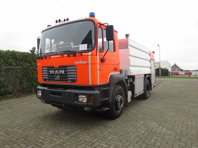 Man - 19.364 - brandweerwagen - afbeelding 1 van  26