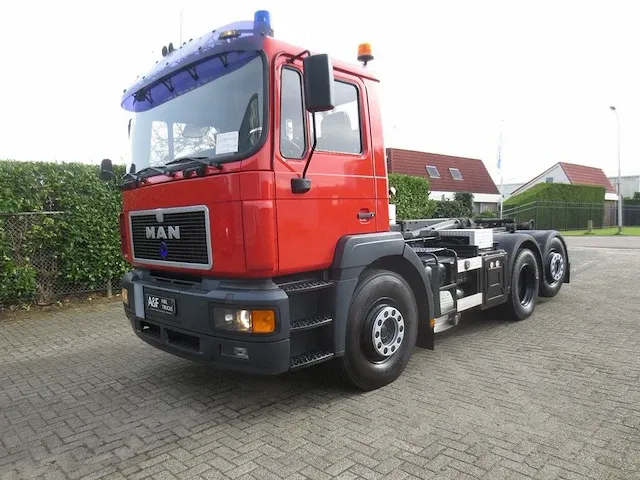 Man - 27-fnl-g - brandweerwagen - afbeelding 1 van  19