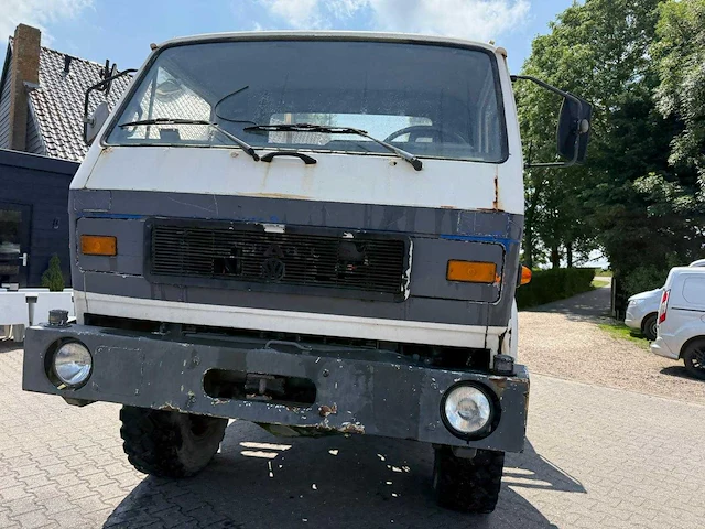 Man - 4x4 - vrachtwagen - afbeelding 16 van  20