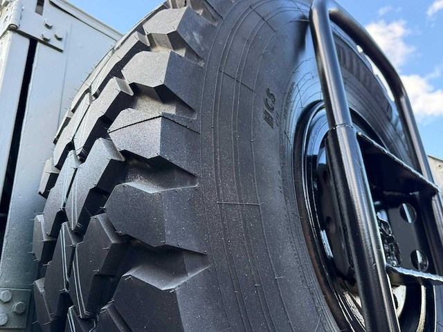 Man - kat 1 - vrachtwagen - afbeelding 2 van  27