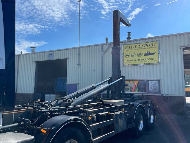 Man - kat 1 - vrachtwagen - afbeelding 15 van  27