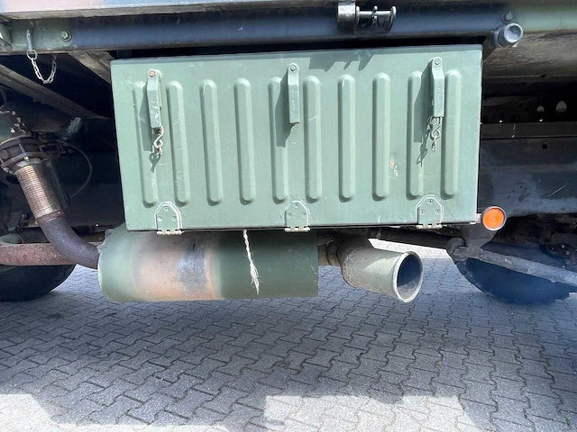 Man - kat 4x4 - vrachtwagen - afbeelding 21 van  25