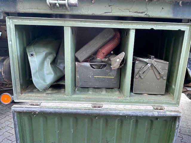 Man - kat 4x4 - vrachtwagen - afbeelding 9 van  25