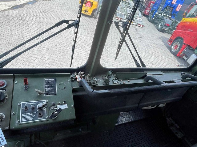 Man - kat 4x4 - vrachtwagen - afbeelding 23 van  25