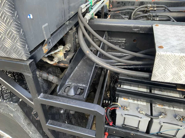 Man - tga 41.440 8x4 - hmf 60 tonmeter laadkraan - 20 ton afzetbaar haakarmsysteem - afbeelding 8 van  57