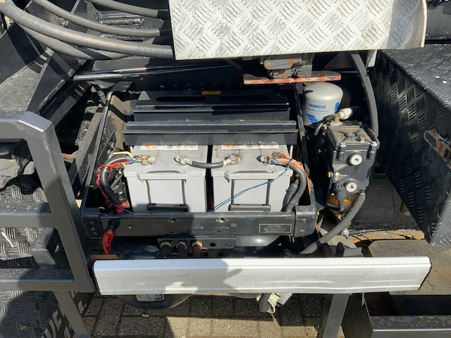 Man - tga 41.440 8x4 - hmf 60 tonmeter laadkraan - 20 ton afzetbaar haakarmsysteem - afbeelding 9 van  57
