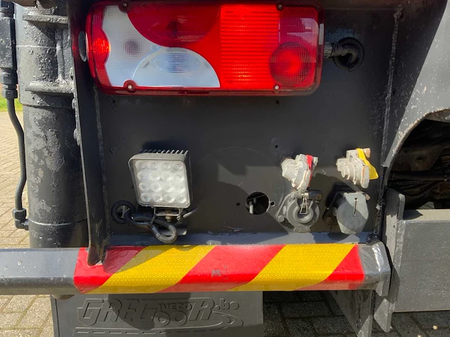 Man - tga 41.440 8x4 - hmf 60 tonmeter laadkraan - 20 ton afzetbaar haakarmsysteem - afbeelding 19 van  57