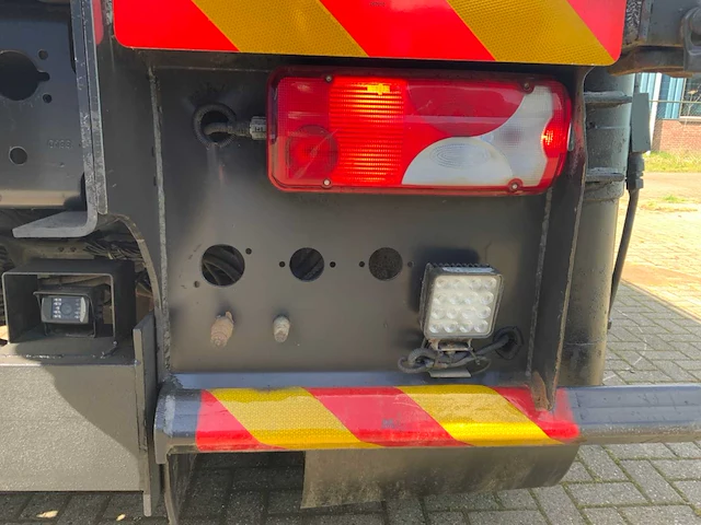 Man - tga 41.440 8x4 - hmf 60 tonmeter laadkraan - 20 ton afzetbaar haakarmsysteem - afbeelding 20 van  57