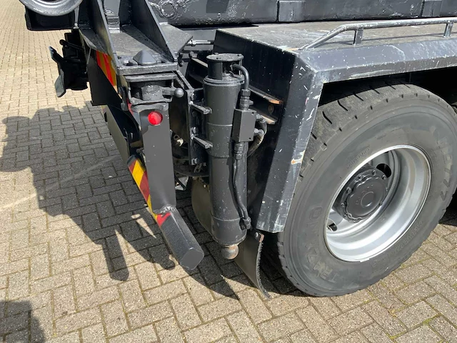 Man - tga 41.440 8x4 - hmf 60 tonmeter laadkraan - 20 ton afzetbaar haakarmsysteem - afbeelding 26 van  57