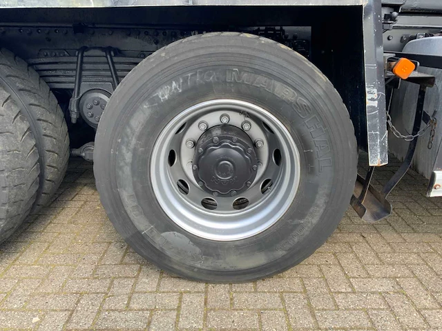 Man - tga 41.440 8x4 - hmf 60 tonmeter laadkraan - 20 ton afzetbaar haakarmsysteem - afbeelding 28 van  57