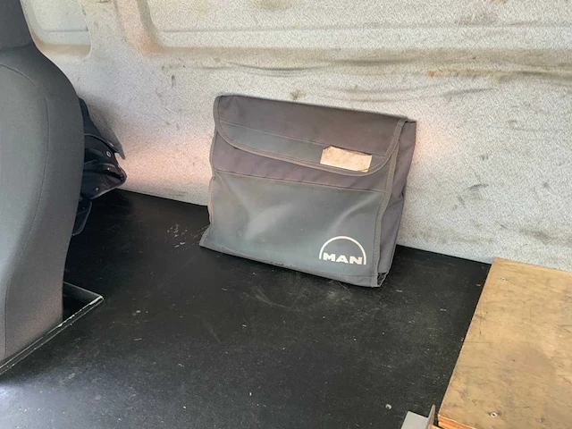 Man - tga 41.440 8x4 - hmf 60 tonmeter laadkraan - 20 ton afzetbaar haakarmsysteem - afbeelding 52 van  57
