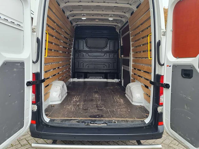 Man - tge - 35 2.0 std hoog el - vfj-13-l - afbeelding 14 van  17