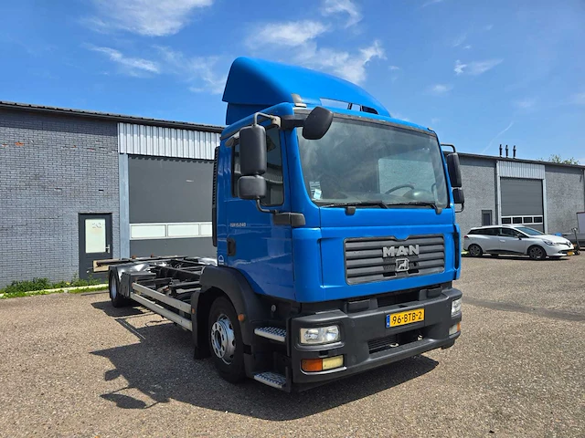 Man - tgl 15.240 bdf - truck - 2009 - afbeelding 39 van  41