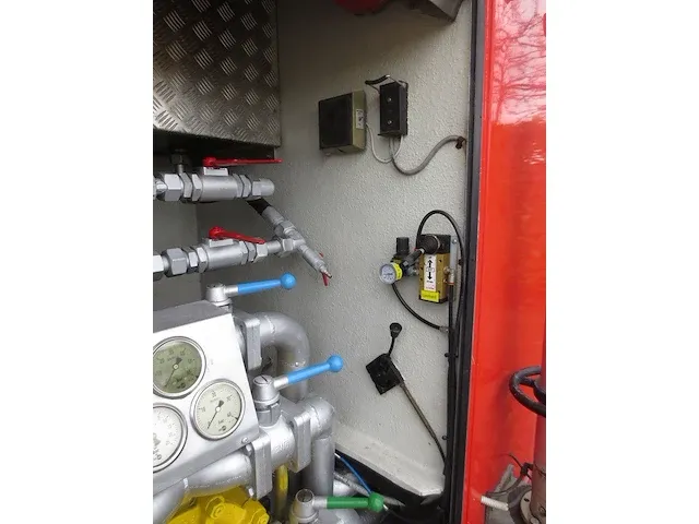 Man 10-153 tankautospuit - afbeelding 13 van  36