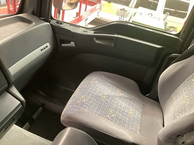 Man 18.360 haakarmsysteem vrachtwagen - afbeelding 13 van  23