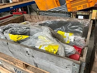 Man diverse afdekkappen (20x) - afbeelding 1 van  3