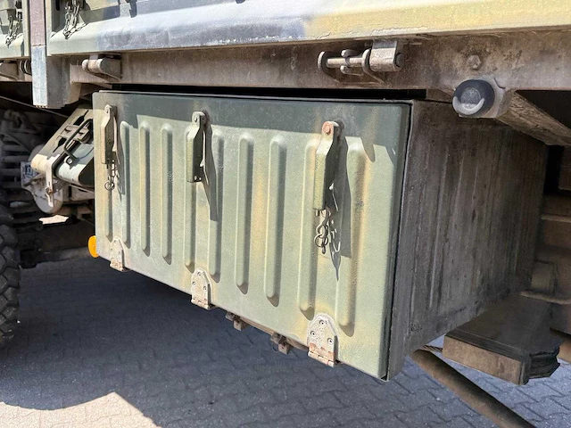 Man kat - 8x8 - vrachtwagen - afbeelding 5 van  43