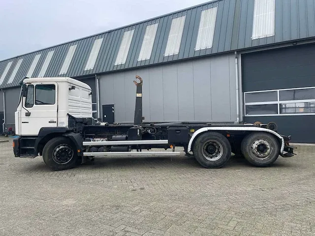 Man m 26 mnlc vrachtwagen - afbeelding 1 van  47