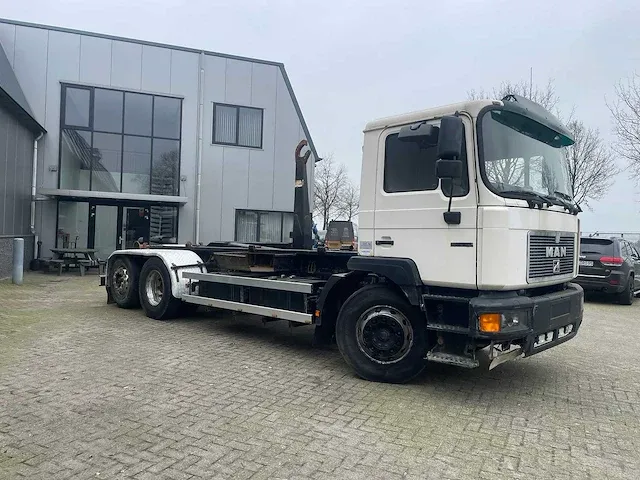 Man m 26 mnlc vrachtwagen - afbeelding 34 van  47