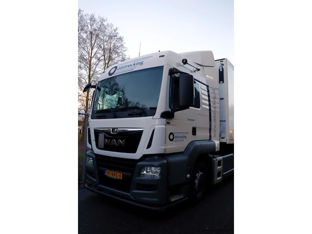 Man opleggertrekker type tgs 18.360 - kenteken: 97-bkg-6 - afbeelding 1 van  48