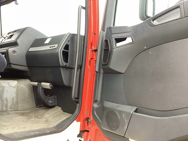 Man tga 18.360 vrachtwagen met haakarmsysteem - afbeelding 27 van  29