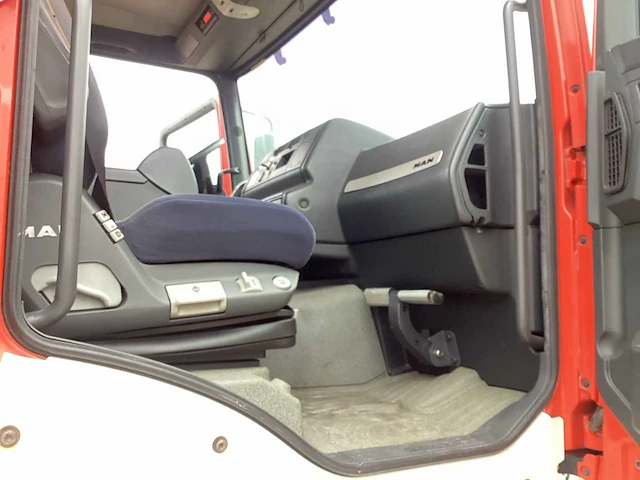 Man tga 18.360 vrachtwagen met haakarmsysteem - afbeelding 26 van  29