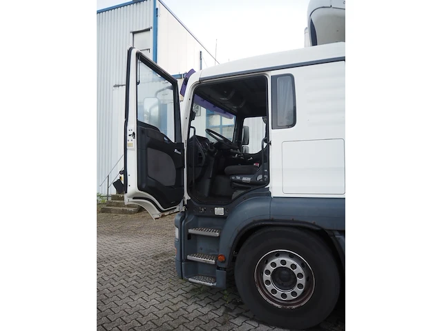 Man - afbeelding 8 van  45