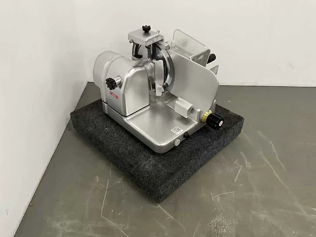 Manconi - 250 v k - snijmachine - afbeelding 1 van  6