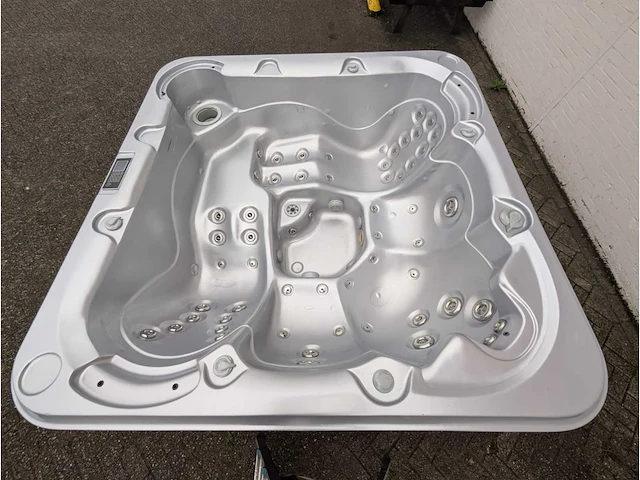 Mandalay deluxe spa 5 persoons jacuzzi en buitenspa - afbeelding 8 van  13
