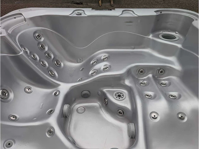 Mandalay deluxe spa 5 persoons jacuzzi en buitenspa - afbeelding 9 van  13