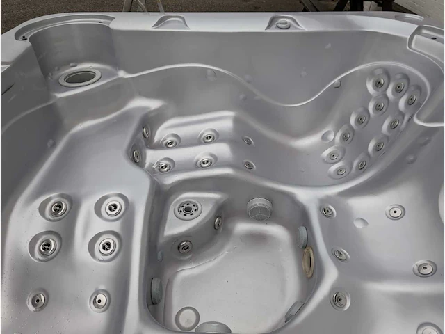 Mandalay deluxe spa 5 persoons jacuzzi en buitenspa - afbeelding 11 van  13