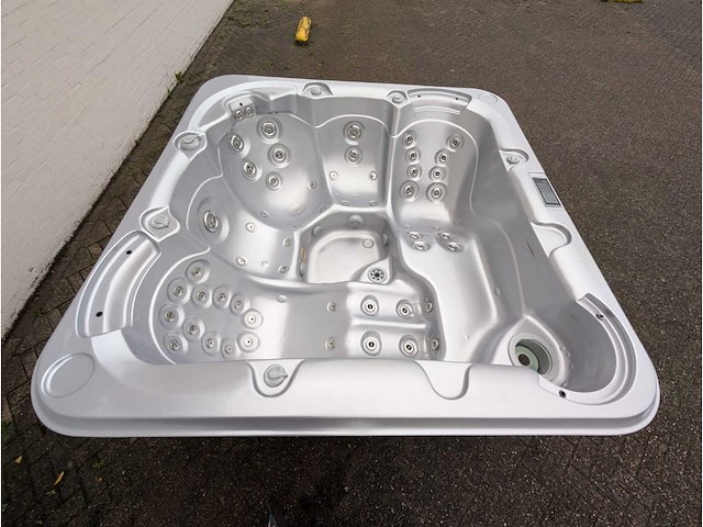 Mandalay deluxe spa 5 persoons jacuzzi en buitenspa - afbeelding 7 van  13