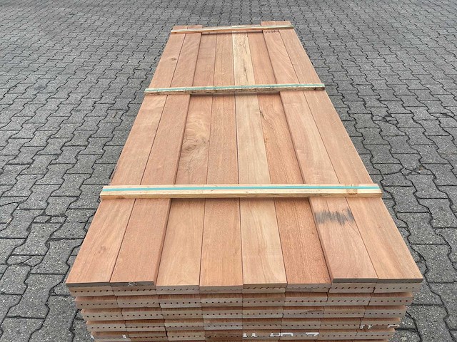 Mandioqueira vlonderplanken 4000x120x21mm (64x) - afbeelding 1 van  4