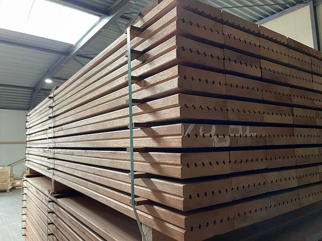 Mandioqueria vlonderplanken 2000x120x21mm (130x) - afbeelding 2 van  4