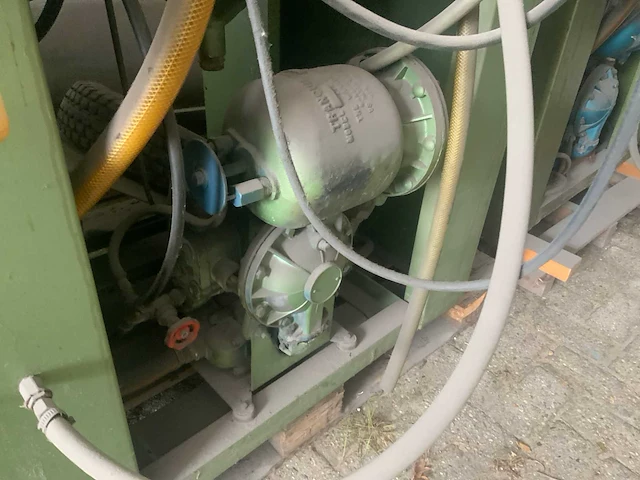 Mangoblast nat straal water straalcabine (links op de foto) - afbeelding 3 van  7